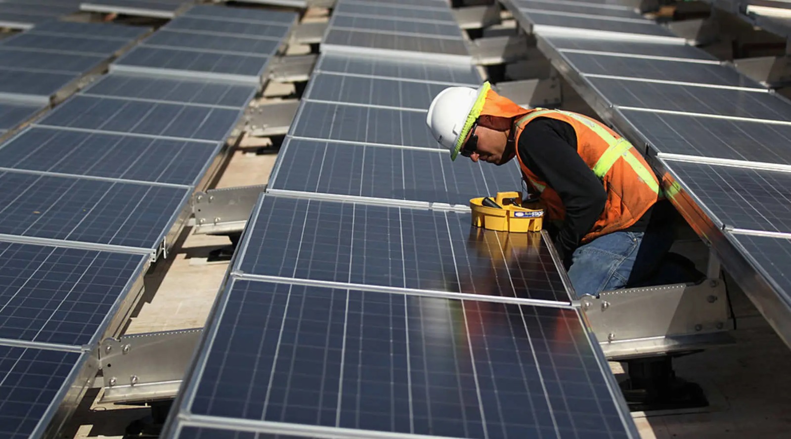 Stronger Energy Reliability Achieved Through Commercial Solar Panels Nottingham