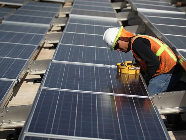 Stronger Energy Reliability Achieved Through Commercial Solar Panels Nottingham